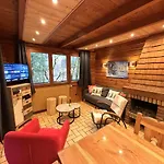 Le Montagnard En Bois * لابْريسْ