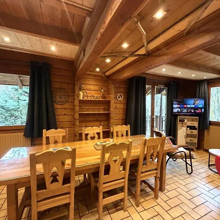 Le Montagnard En Bois Horská chata