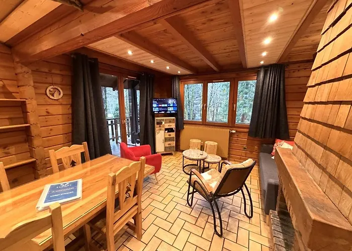 Le Montagnard En Bois Horská chata